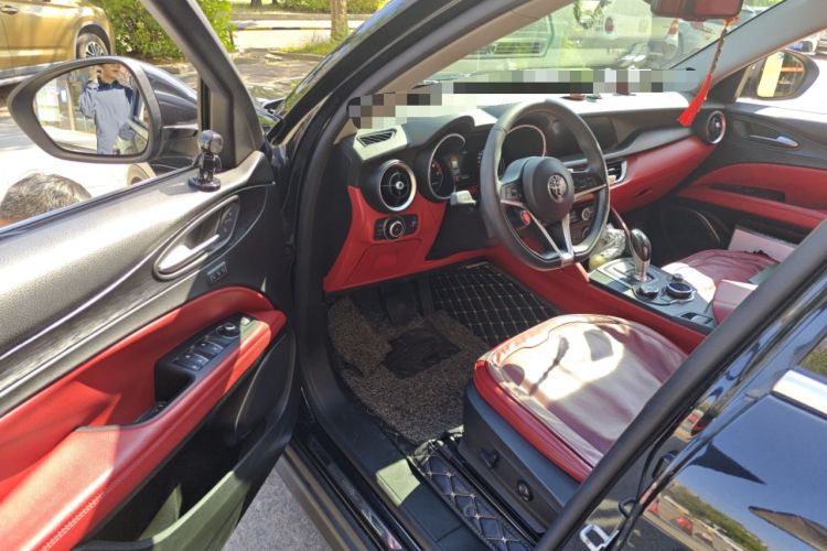 Used Alfa Romeo Stelvio 2017 2.0T 200HP Luxury Edition
