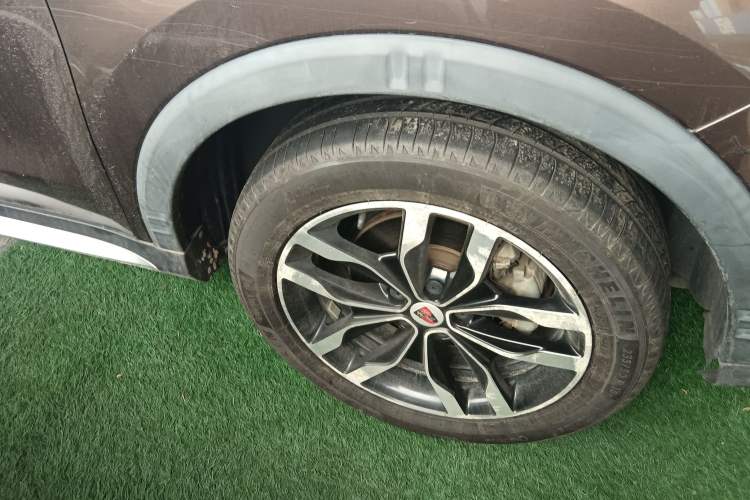 Used Roewe RX5 2016 20T Two-Wheel Drive Automatic Internet Smart Edition
