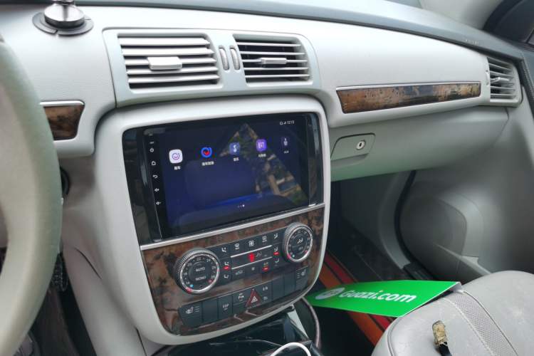 Used Mercedes-Benz R-Class 2010 R 350 L 4MATIC
