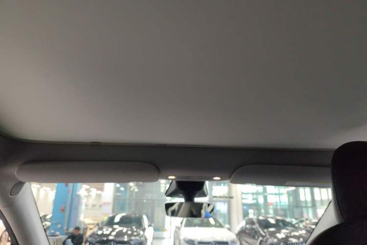 Used Tesla Model Y 2022 Long-Range All-Wheel-Drive Version
