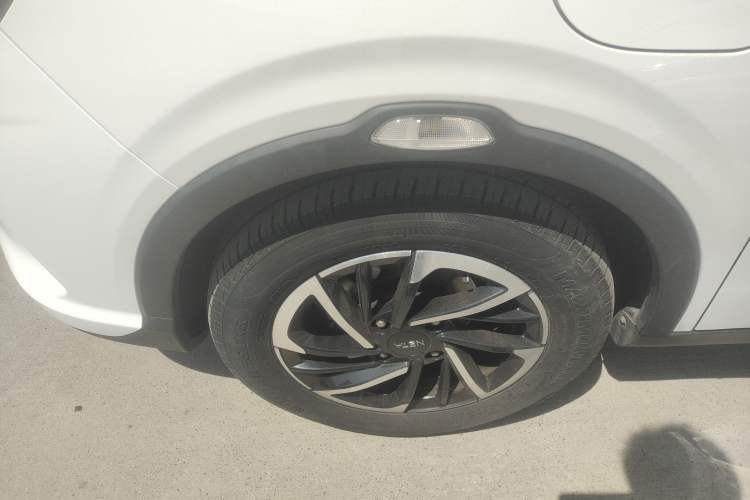 Used NETA V 2021 Long-Range Entertainment Edition Upgrade Model Left Front Wheel Hub