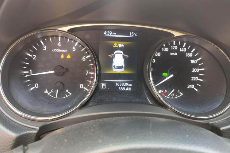 Used Nissan X-Trail 2014 2.0L CVT Comfort Edition 2WD Odometer Close Up