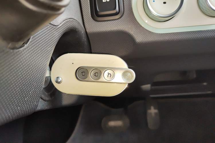 Used Wuling Hongguang MINIEV 2022 Macaron Premium Model – Lithium Iron Phosphate