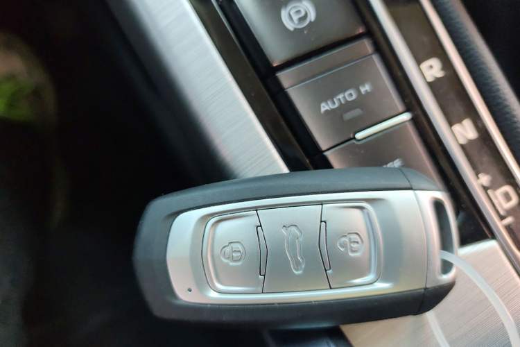 Used Geely Auto Emgrand X7 Sport 2016 1.8TD Automatic Smart Model Vehicle Key