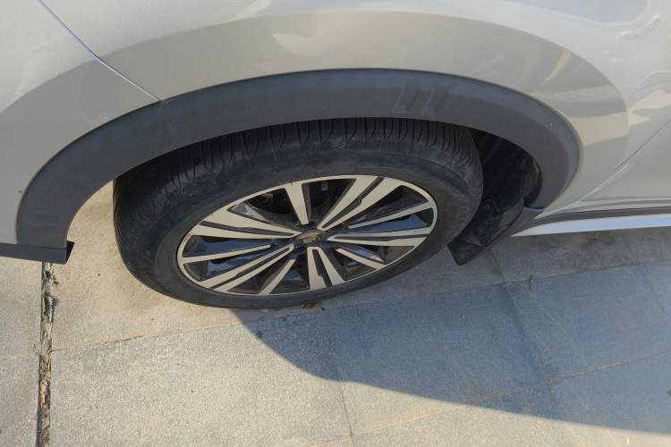 Used Roewe RX5 2020 20T Automatic 4G Connected Million Edition
