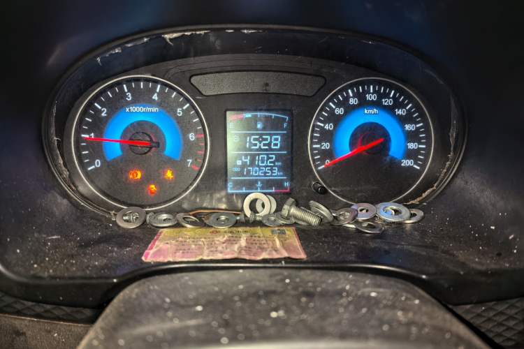 Used Dongfeng Fengon 330 2018 1.5L 330S Premium Edition China V DK15
