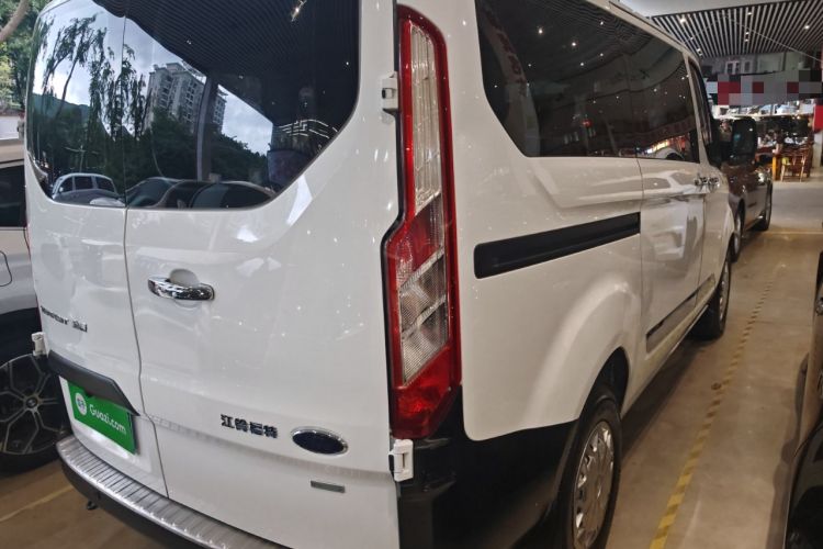 Used Ford Transit 2017 2.0T Gasoline Automatic Multi-Function Commercial Vehicle Short Wheelbase Low Roof China V Standard