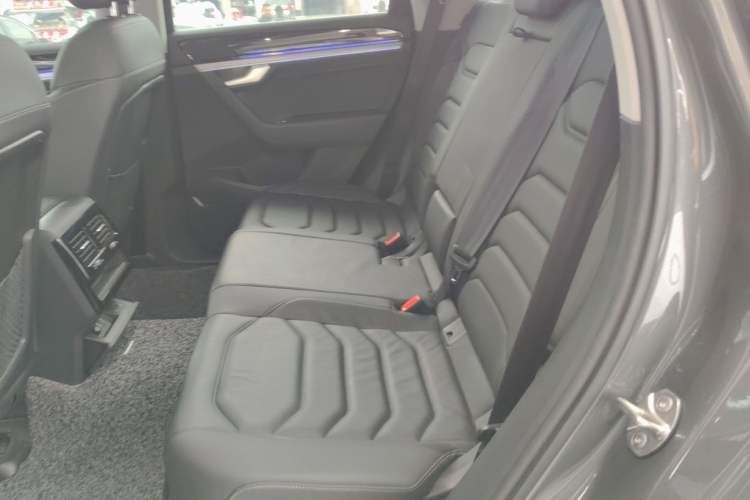 Used Volkswagen Touareg 2021 3.0 TSI Luxury Edition Black Diamond Sport Package