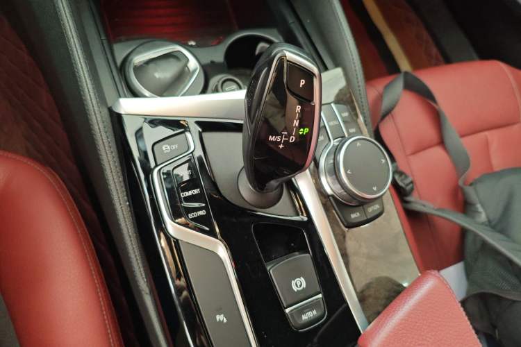 Used BMW 5 Series 2018 Restyled 530Li Leading Edition M Sport Package