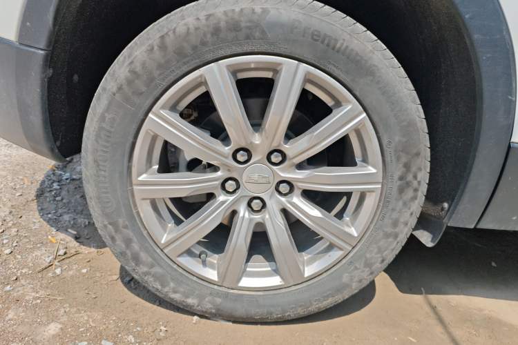 Used Cadillac XT4 2021 28T Two-Wheel Drive Luxury Version Right Rear Wheel Hub