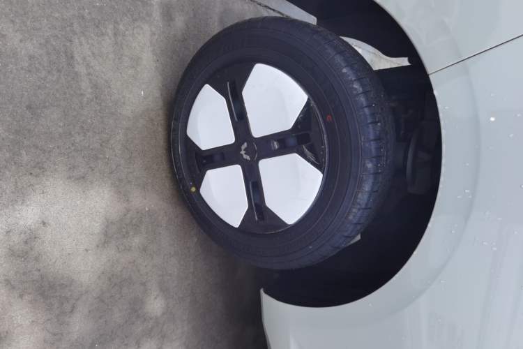 Used Wuling Hongguang MINIEV 2024 3rd Generation 215km Advanced Version Exterior 3