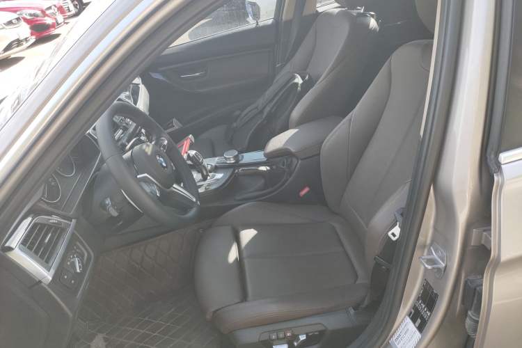 Used BMW 3 Series 2019 320Li Fashion Model
