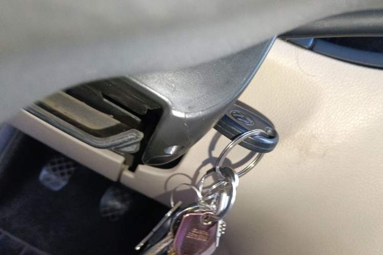 Used Volkswagen Bora 2012 1.6L Manual Fashion Edition
