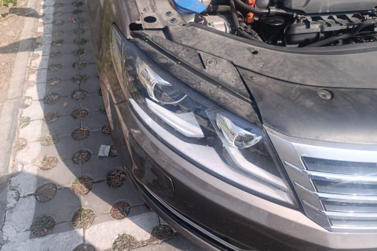 Used Volkswagen FAW-Volkswagen CC 2013 2.0 TSI Ultimate Model Right Front Headlight