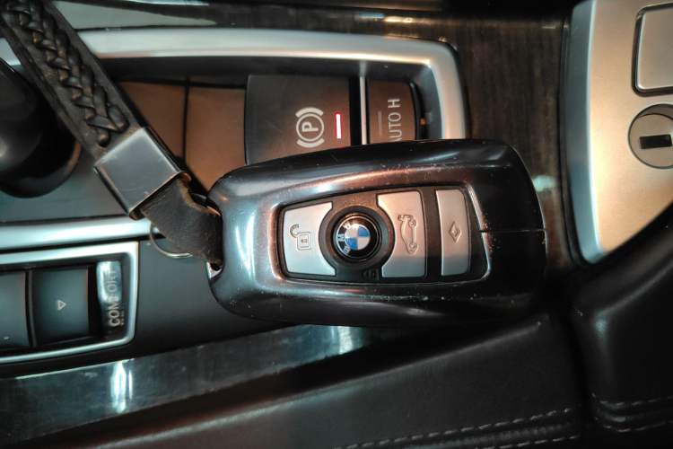 Used BMW 5 Series 2014 525Li Luxury Design Package
