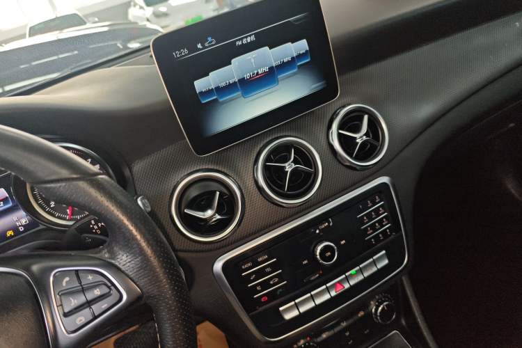 Used Mercedes-Benz GLA 2018 GLA 200 Sport Edition Audio And AC Panel