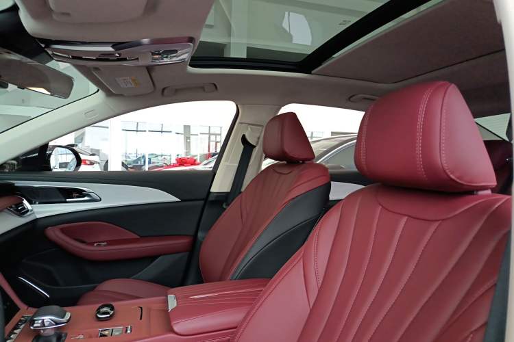 Used Hongqi H5 PHEV 2025 130 Super Hybrid Version
