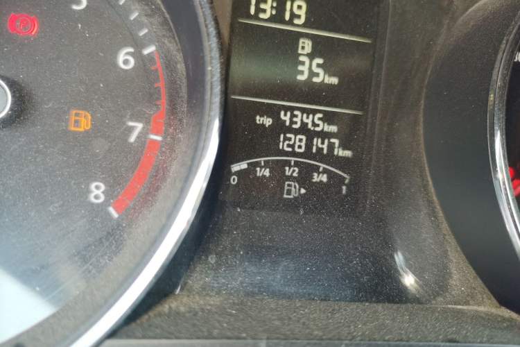 Used Volkswagen Sagitar 2015 1.6L Manual Comfort Model