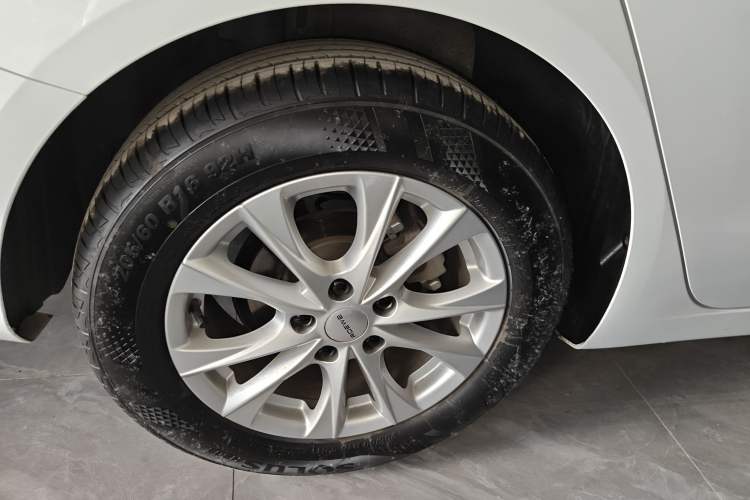 Used Roewe i5 2023 1.5L Manual Comfort Edition