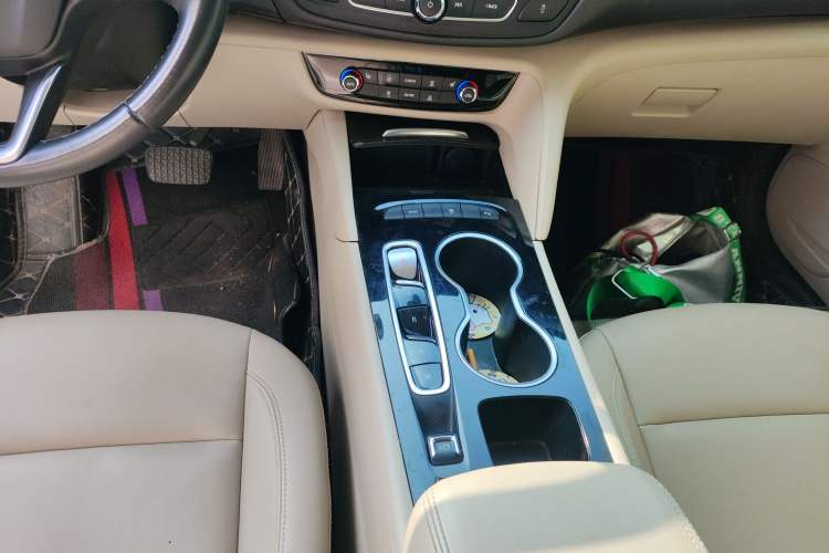 Used Buick Regal 2020 552T Elite Edition Gear Lever