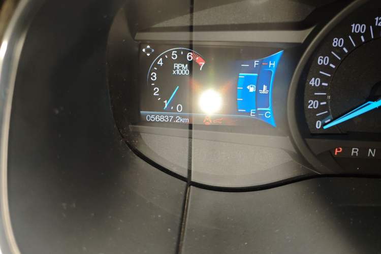 Used Ford Edge 2018 EcoBoost 245 Two-Wheel-Drive Titanium 7-Seater China VI Standard Odometer Close Up