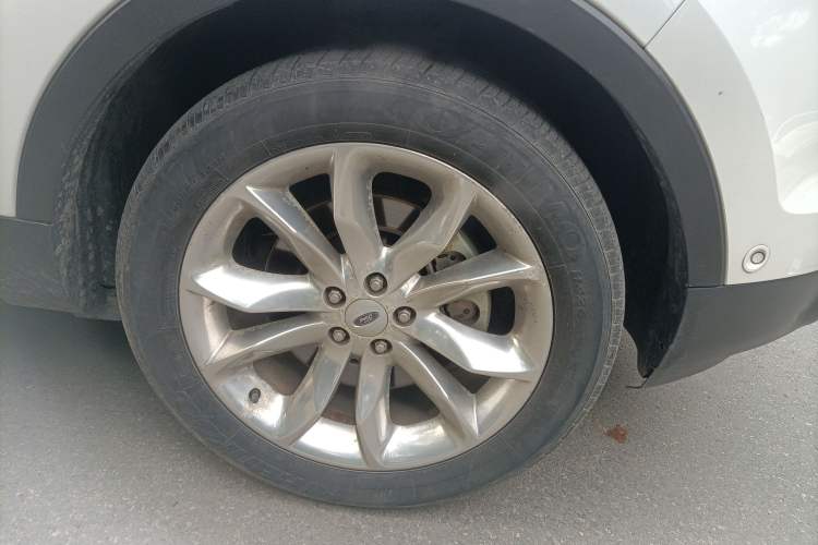 Used Ford Explorer 2013 3.5L Deluxe Model

