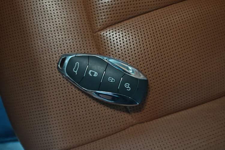 Used Hongqi HQ9 2023 2.0T Smart Connect Flagship Edition
