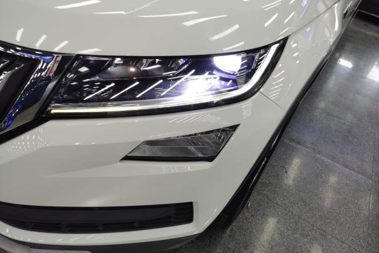 Used Skoda Kodiaq 2018 TSI330 5-Seater Two-Wheel-Drive Luxury Enjoyment Edition Left Front Headlight