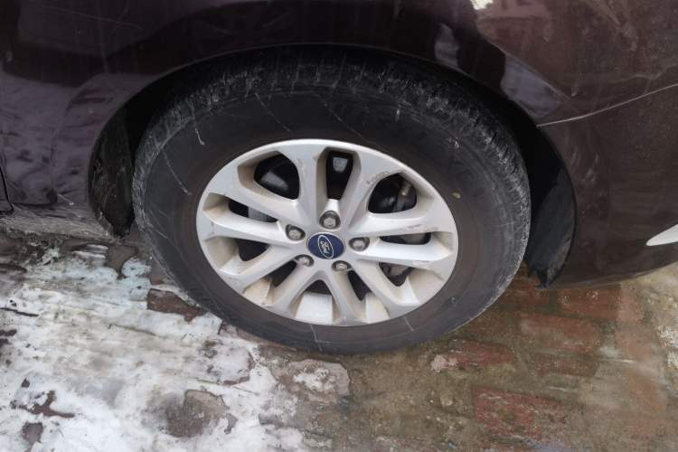 Used Ford Focus 2011 Sedan 1.8L Automatic Fashion Edition
