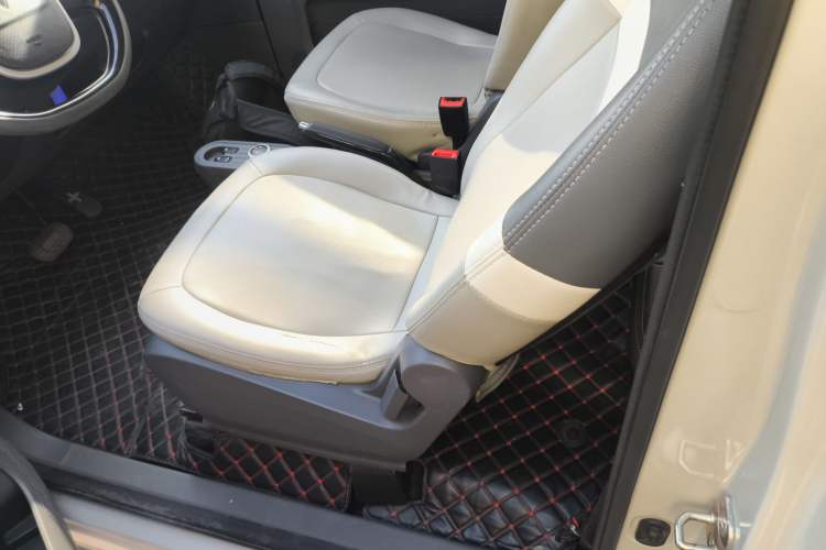 Used Wuling Hongguang MINIEV 2021 Macaron Fashion Model Lithium Iron Phosphate