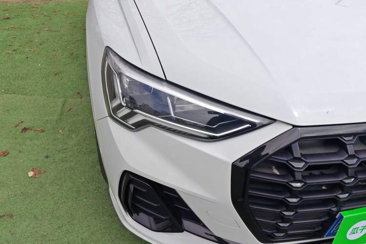 Used Audi Q3 2023 35 TFSI Fashion Dynamic Model (1.4T)
