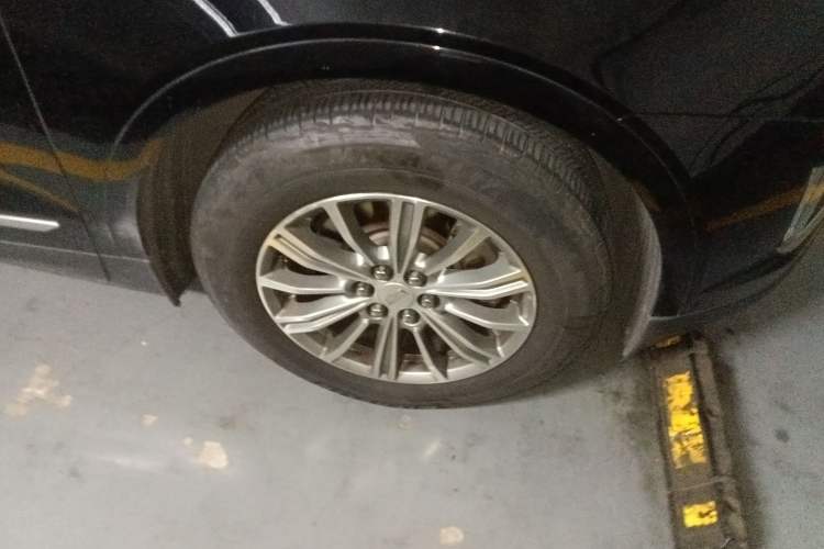 Used Cadillac XT5 2018 25T Luxury Model
