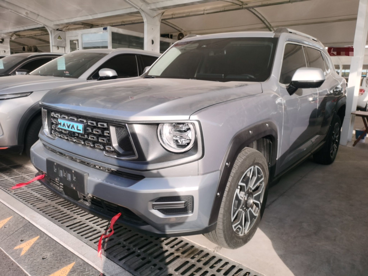 Под передней частью автомобиля