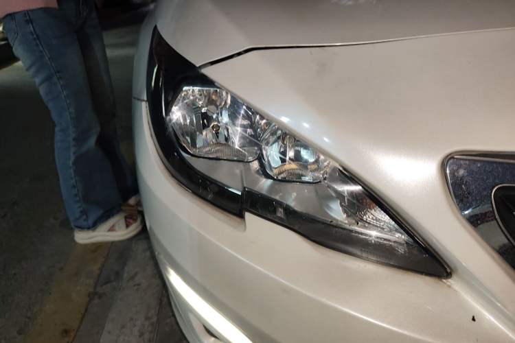 Used Peugeot 408 2014 1.8L Automatic Luxury Edition Right Front Headlight