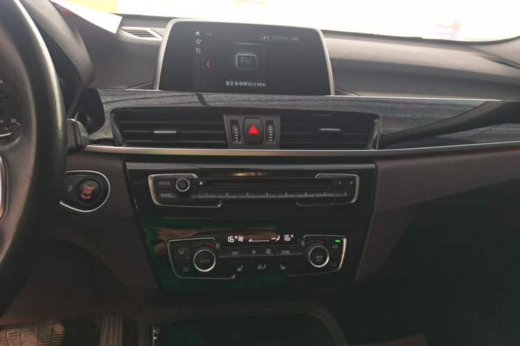 Used BMW X1 2018 xDrive20Li Luxury Edition Audio And AC Panel