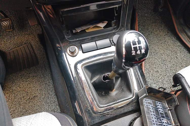 Used HYOSOW S3 2015 1.5L Luxury Model China V Standard
