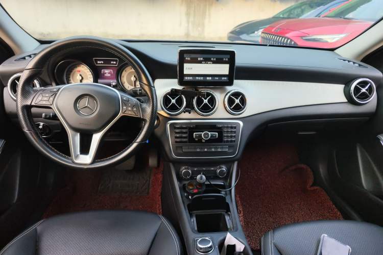 Used Mercedes-Benz GLA 2015 GLA 200 Fashion Model Center Console