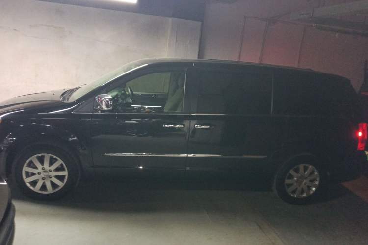 Used Chrysler Grand Voyager 2014 3.6L Comfort Edition