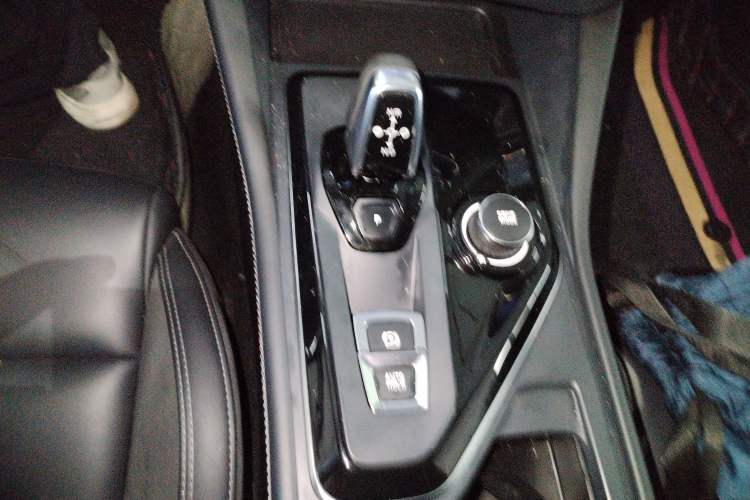 Used Lynk & Co 03 2022 1.5TD DCT JingPlus Gear Lever