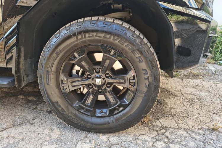 Used Tank 400 New Energy 2024 Hi4-T Off-Road Edition Right Front Wheel Hub