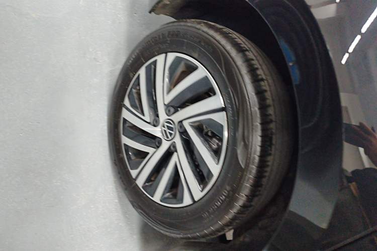 Used Volkswagen Lavida 2024 300TSI DSG Starry Sky Deluxe Edition Right Rear Wheel Hub