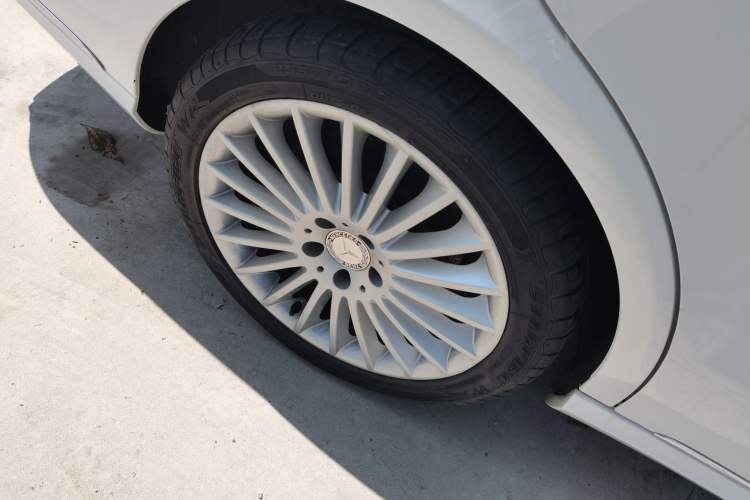 Used Mercedes-Benz E-Class 2015 Facelift E 200 L