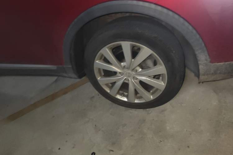 Used MG ZS 2017 1.5L Automatic Luxury Edition Right Front Wheel Hub