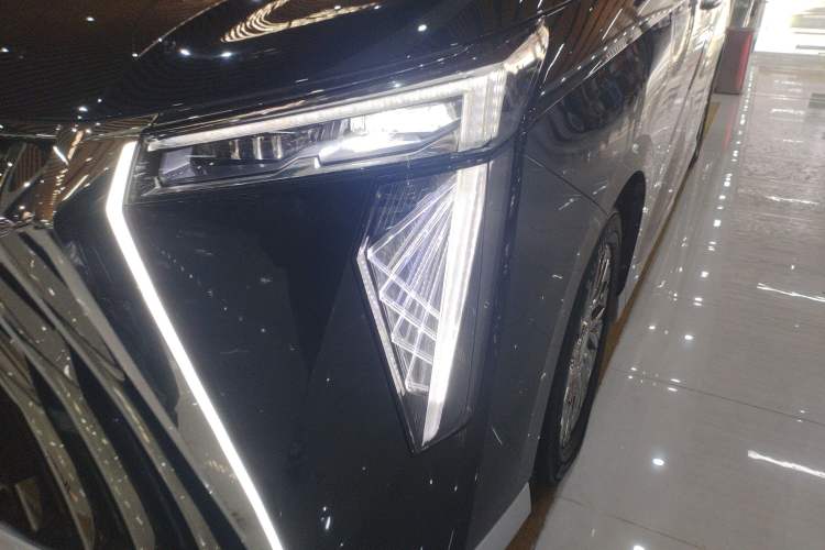 Used GAC Trumpchi M8 2023 Zongshi Series Dual-Motor Supreme Edition
