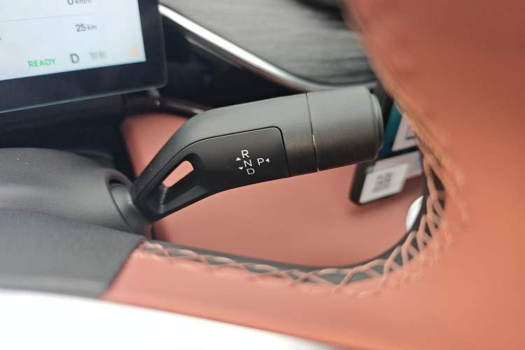 Used Geely Galaxy L6 2025 EM-i 140km Explorer+ Edition Gear Lever