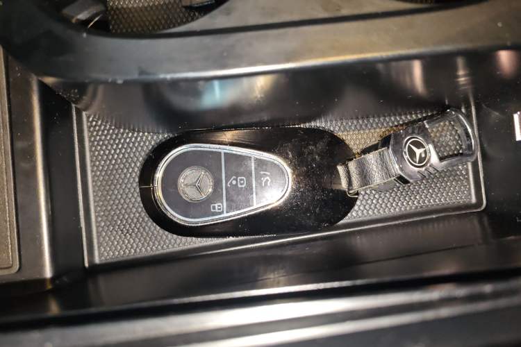 Used Mercedes-Benz C-Class 2024 Restyled C 260 L Sport Edition Vehicle Key