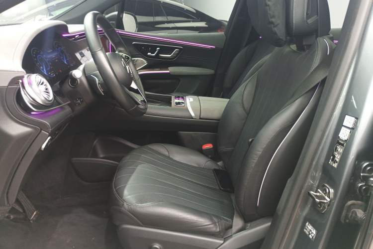 Used Mercedes-Benz EQS SUV 2023 450 4MATIC Pioneer Edition Left Front Seat