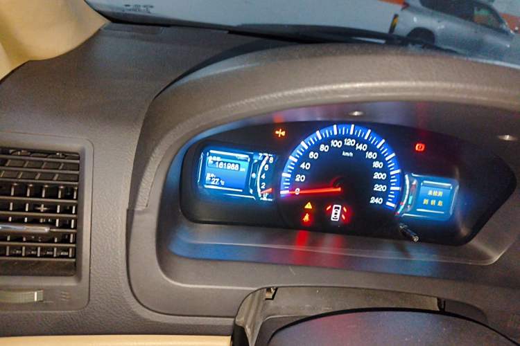 Used BYD G6 2013 1.5TI Manual Luxury Model Odometer Close Up