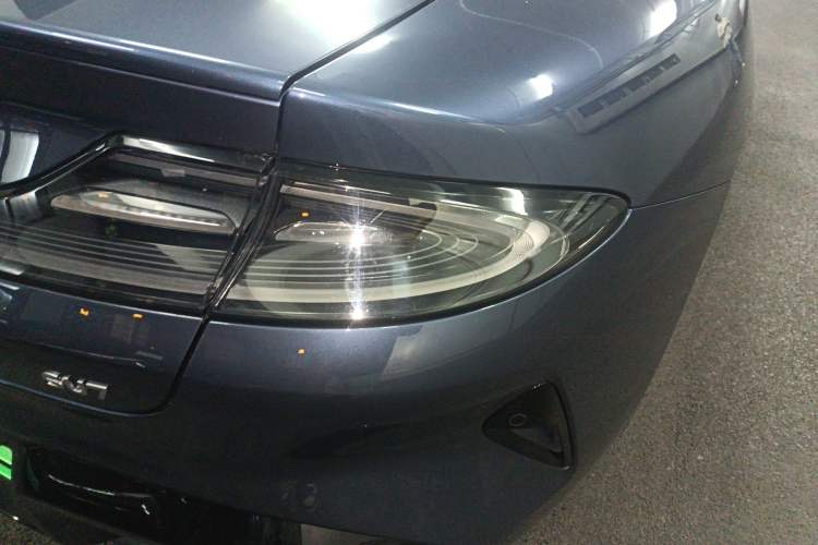 Used Xiaomi Auto SU7 2024 Rear-Drive Long-Range Intelligent Driving Version Exterior 3