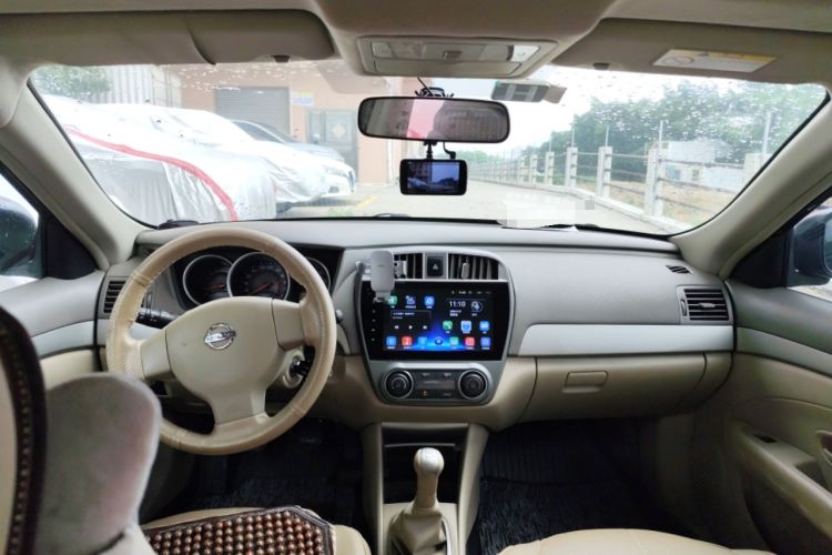 Used Nissan Sylphy 2016 Classic 1.6XE Manual Leading Edition Center Console